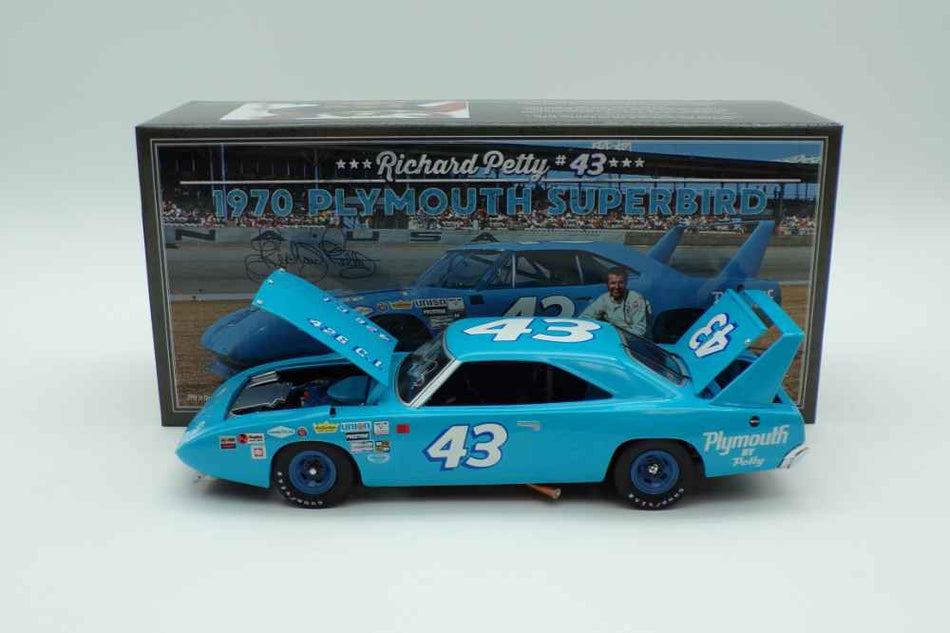 Richard Petty 1970 Autographed #43 Superbird 1:24 Nascar Diecast
